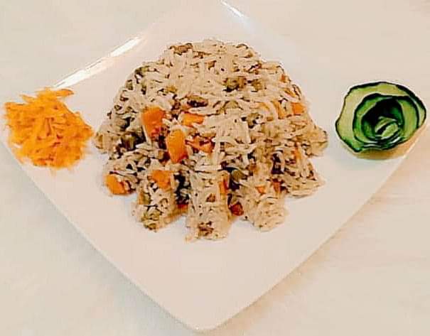 صحية وسهلة واقتصادية.. طريقة وجبة الأرز بالخضار